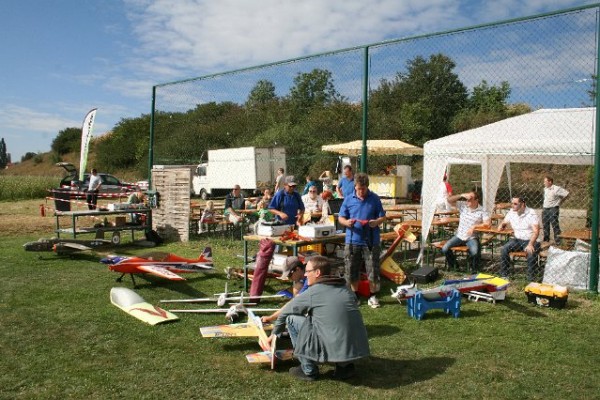 flugtag-2012-00155F9A5E63-6A10-F91C-6CC2-47236AE980B8.jpg